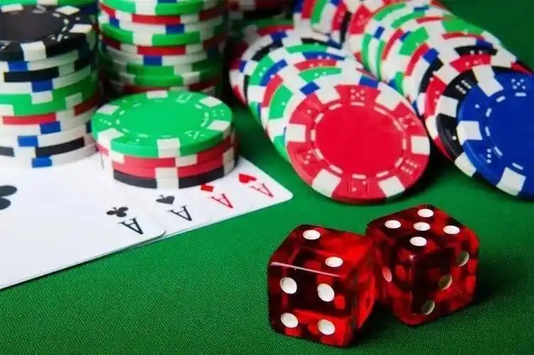 ace7777 VIP Cashback — မြန်မာ ကစားသမား VIP Bonus MMK ဖြင့် Wave Money မှ ထုတ်ယူပြီး ဝမ်းမြောက်နေသောမြင်ကွင်း